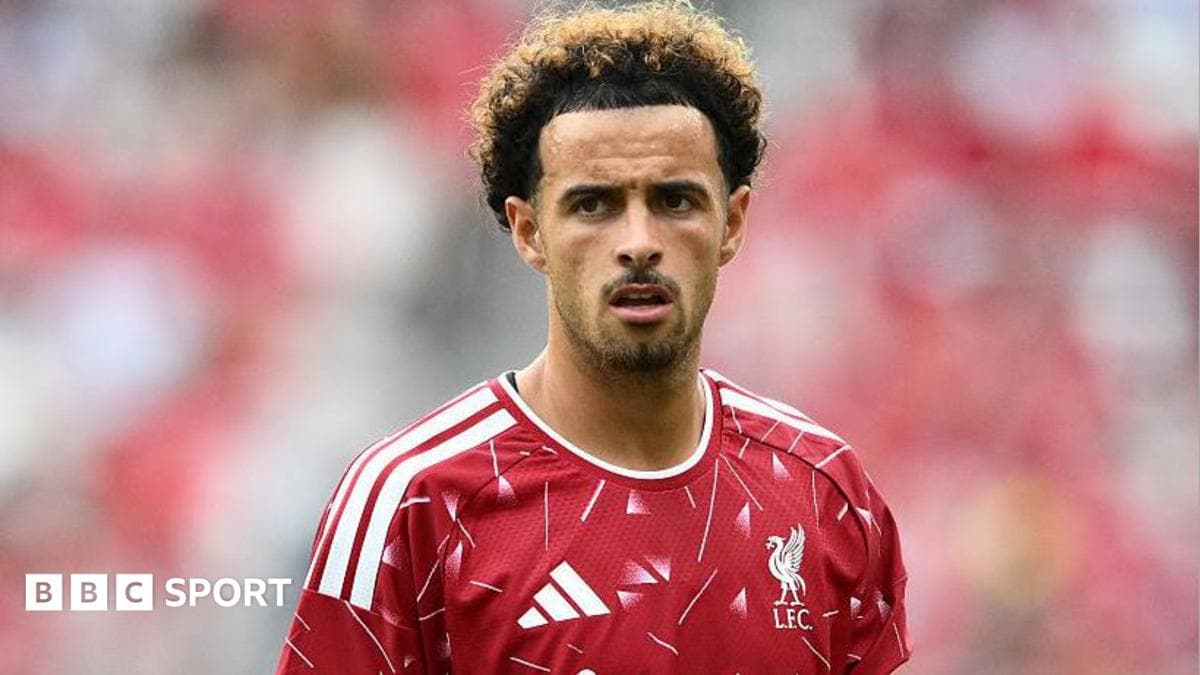 Liverpul'ning Wrexham ustidan qozongan g'alabasidan so'ng Jones va Szoboszlai janjallashdi